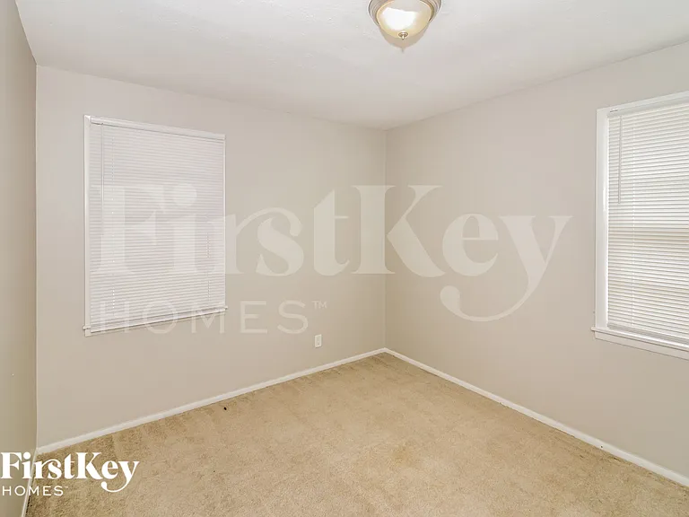 842 Eastern Dr — Photo 11