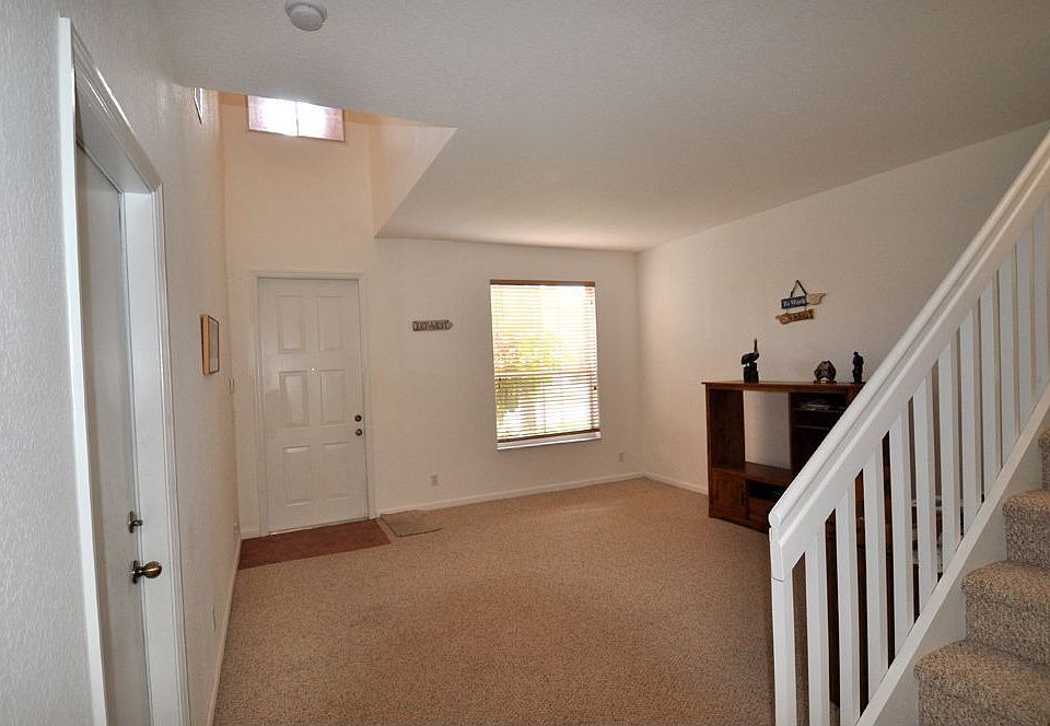 Foyer & Living Room