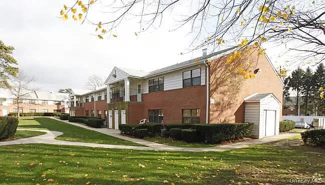 1 bed, 1.0 bath, 700 sqft, $1,900 — Photo 1