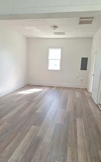 3 bed, $1,200 — Photo 4