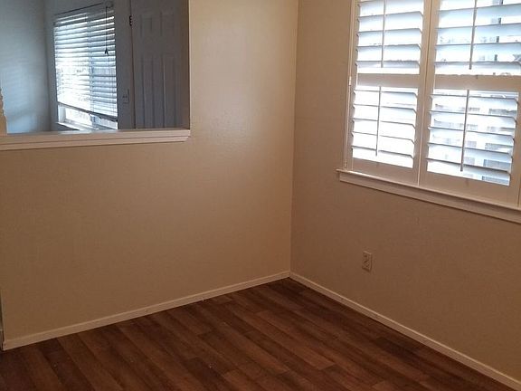 4th image of 6032 Bourbon Dr