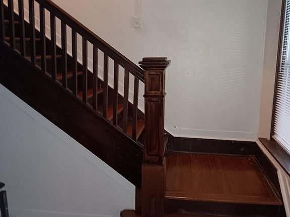 3rd image of 1609 Chapman Ave SW #U