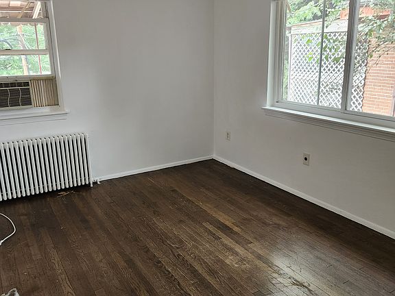 2nd image of 138 Webster St NE