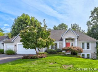457 Highbanks Ct, Holland, MI 49424