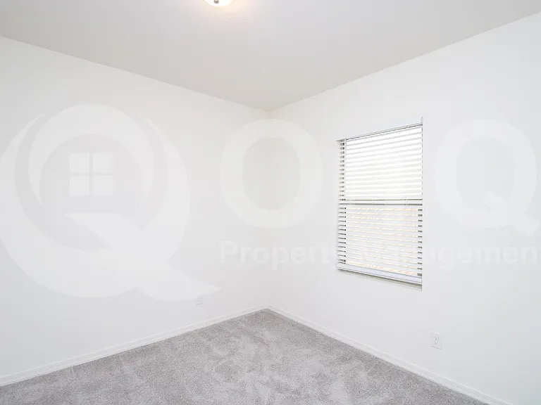 2450 E Alonso Dr — Photo 11
