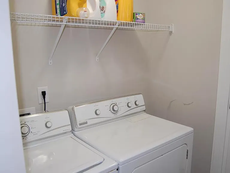 415 Hague Dr — Photo 18