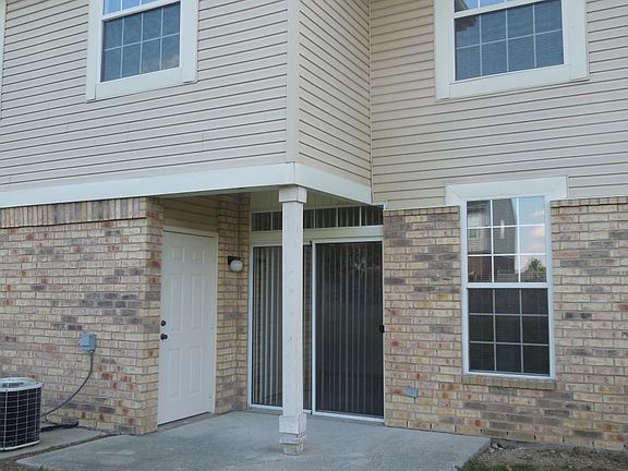 3rd image of 2489 Edgewater Dr APT 4