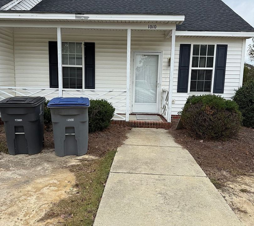 1st image of 1010 Deerchase Dr