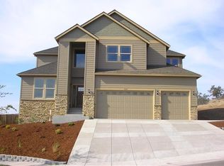 4327 Vista Pointe Dr, Medford, OR
