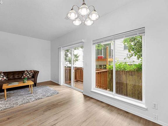5th image of 6103 NE 33rd Cir