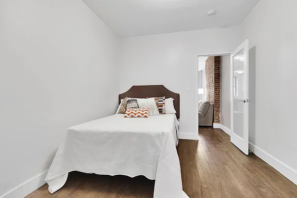 Rented by Cooper & Cooper Real Estate | media 17