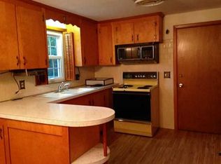 102 Grassmere St, Warwick, RI 02889