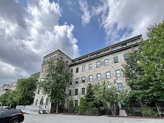 2nd image of 426 Mount Hope St Unit 313