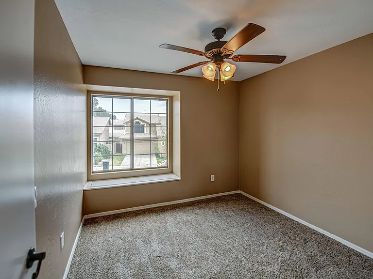 1150 N Nantucket St — Photo 11