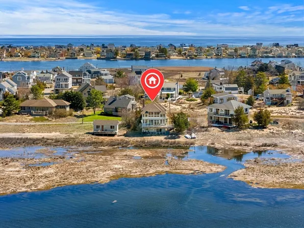 3 Marsh St, Newburyport, MA 01950