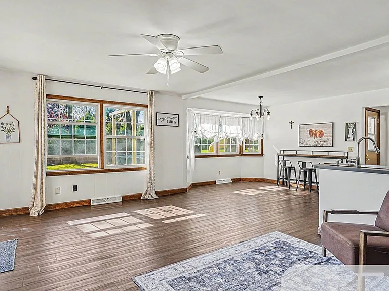 6190 Maple Rd — Photo 3