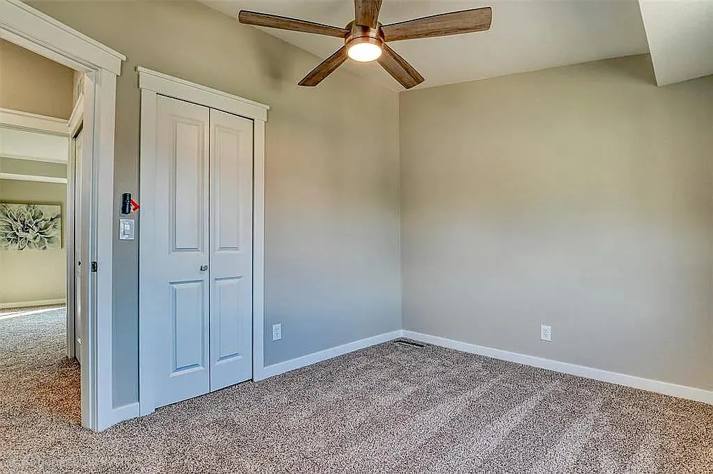 2 bed, 880 sqft, $1,600 — Photo 4