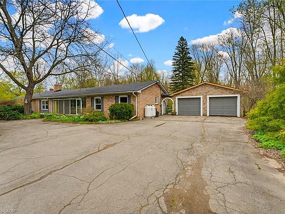 3rd image of 10 Huisman Ln