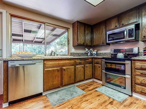 3rd image of 858 S McDowell Blvd