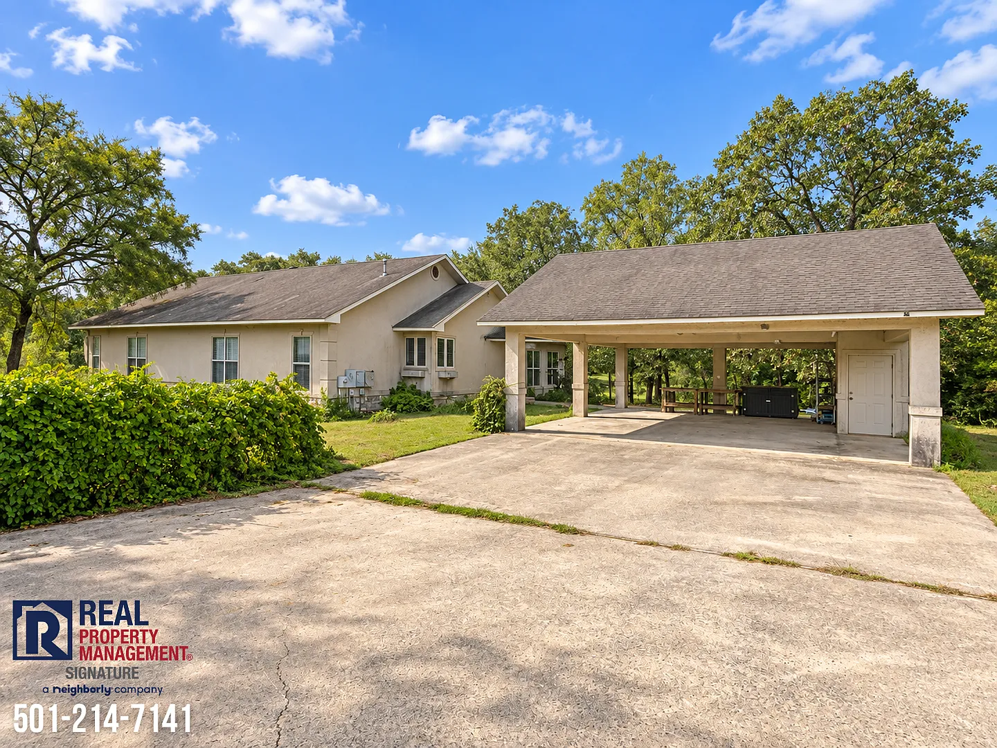 Charming Lonsdale Home with Hardwood Floors and Fireplace — Photo 1