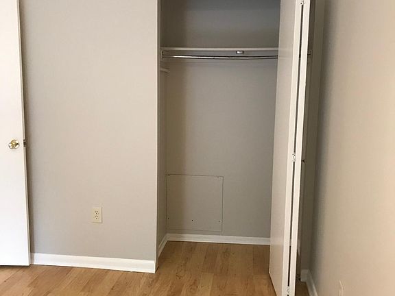 5th image of 432 Knottwood Ct
