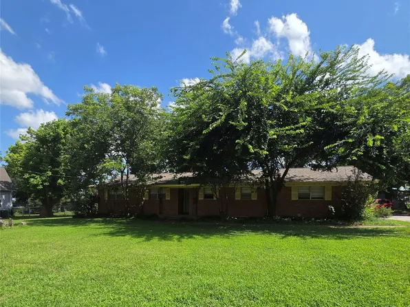 305 School House Rd, Paradise, TX 76073