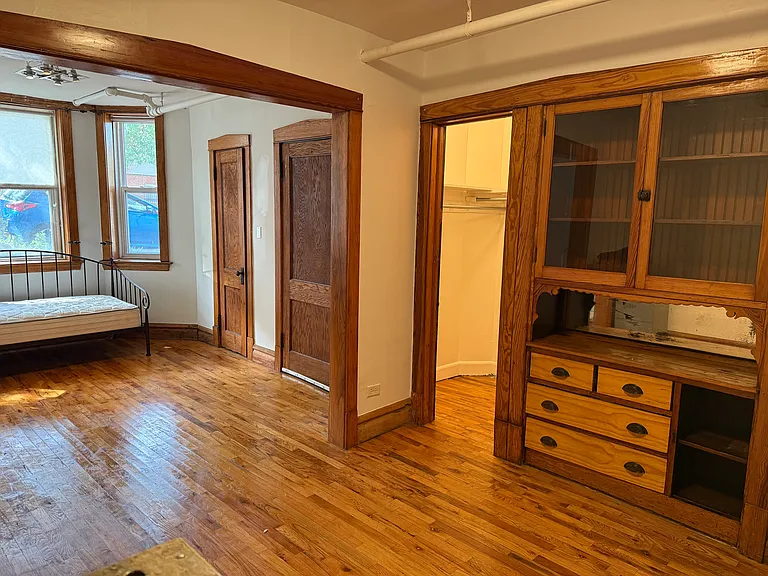 1723 N Kedzie Ave — Photo 5