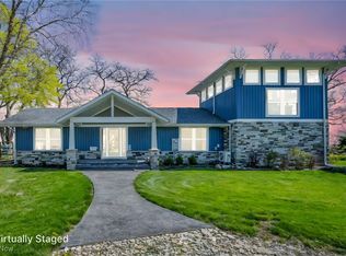 104 E Point Rd, Kelleys Island, OH