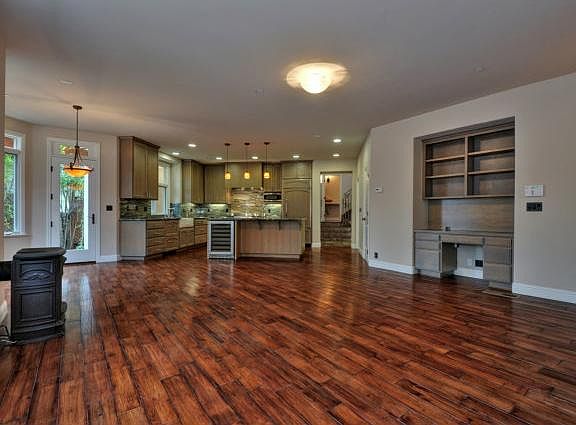 4th image of 76 Mariposa Ave
