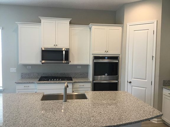 4th image of 202 Willow Lake Dr