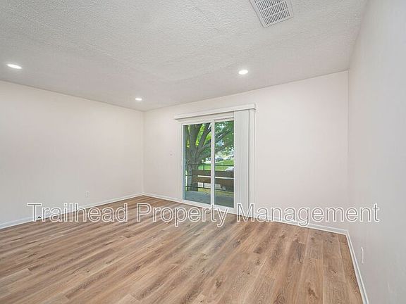 4th image of 6621 W 94th Ter APT 12