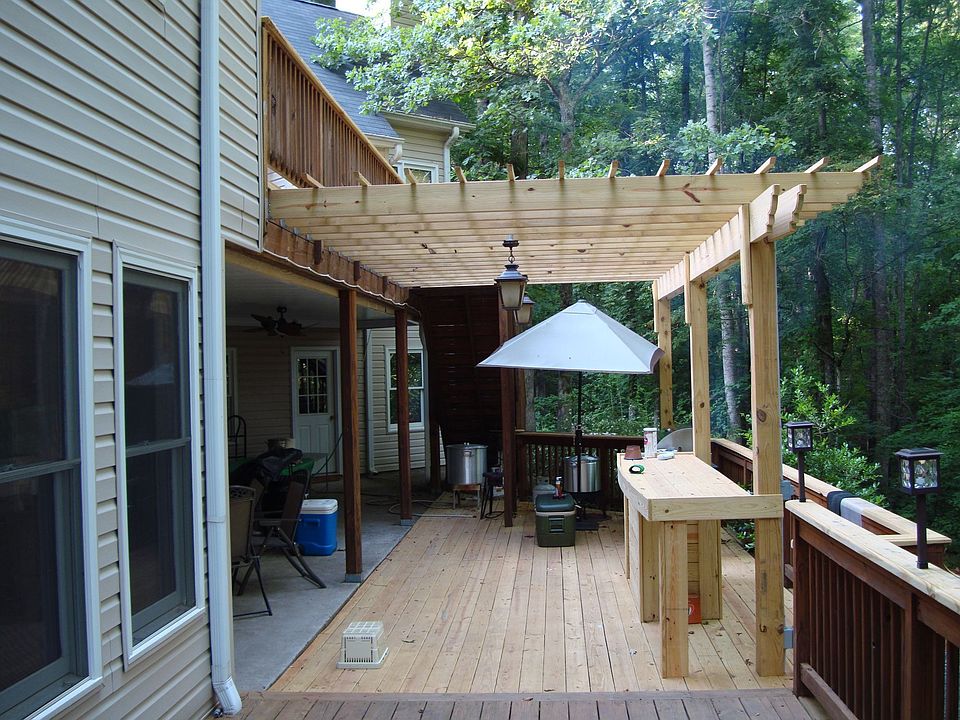Trellis over Grilling/Bar area