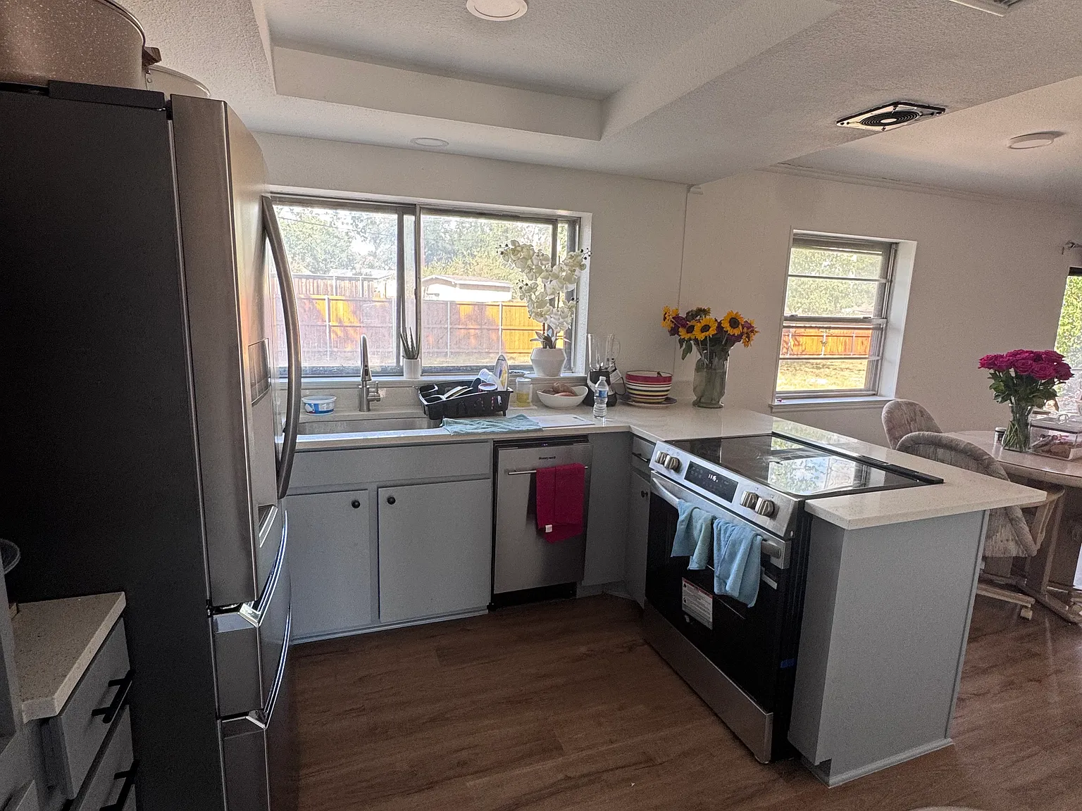 4 bed, 1624 sqft, $3,100 — Photo 3