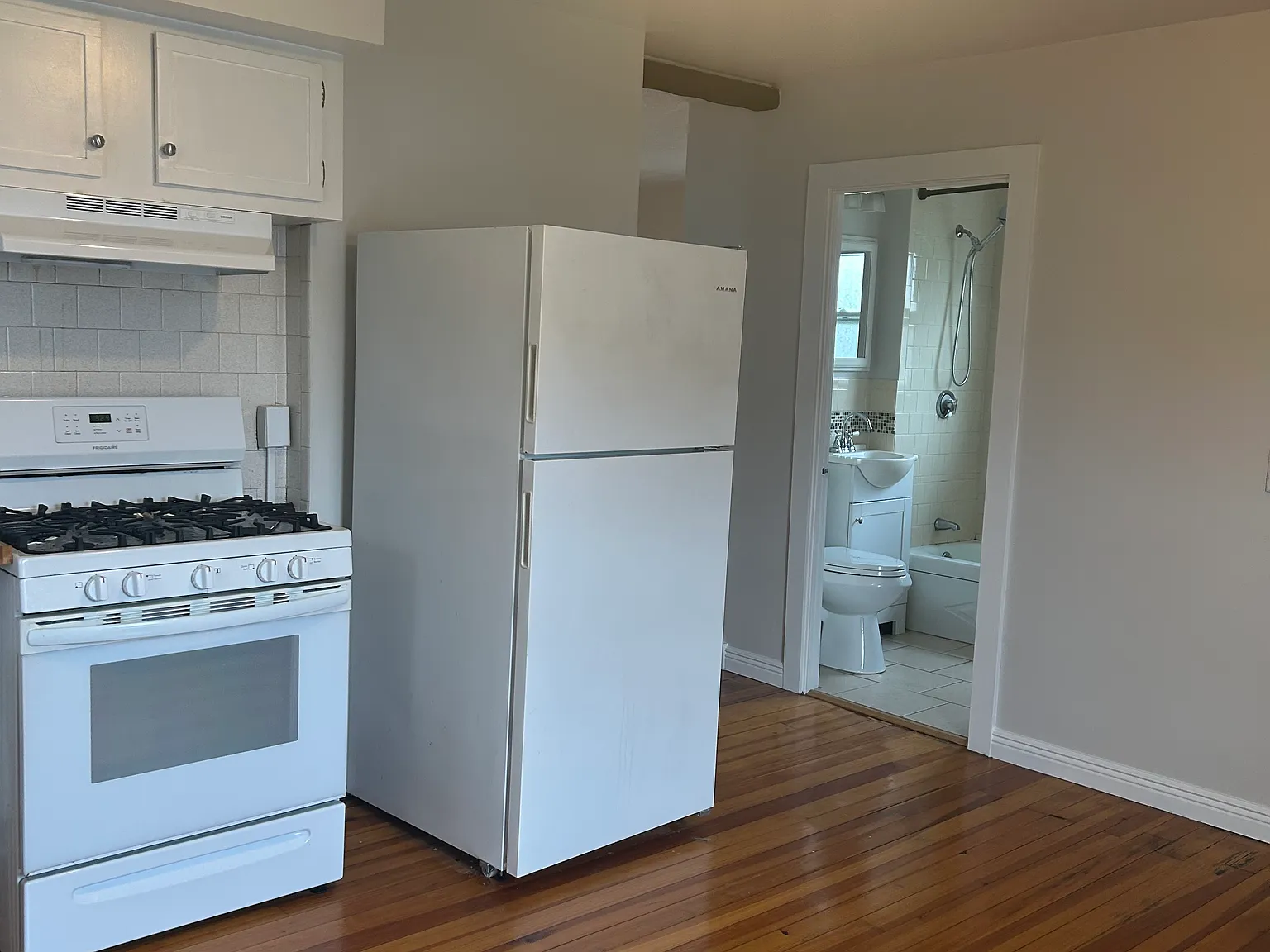 2 bed, 1100 sqft, $2,600 — Photo 2