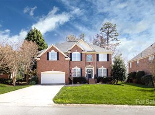 15822 Woodcote Dr, Huntersville, NC 28078