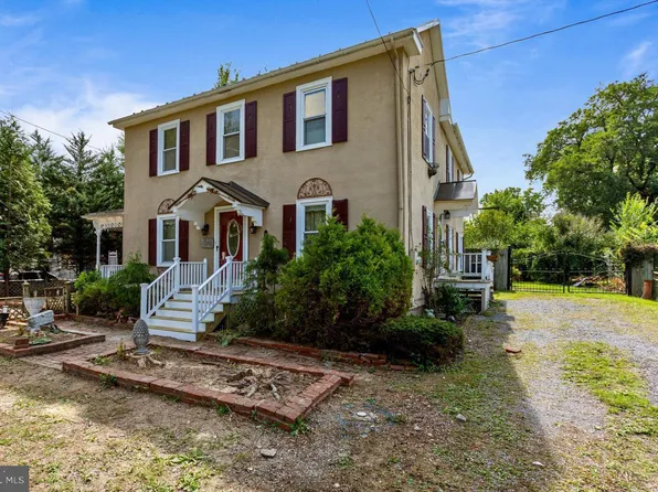 205 Walnut St, Berryville, VA 22611
