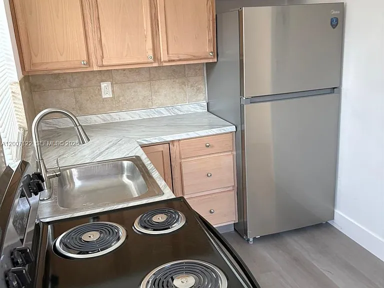 2312 Madison St #6 — Photo 3