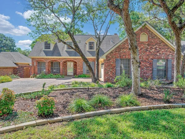 98 Sugar Creek Pl, Woodway, TX 76712