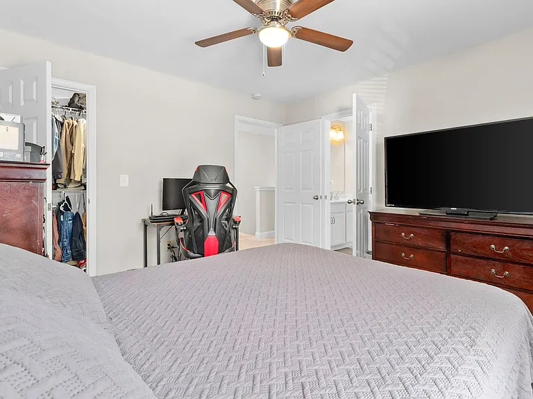 6508 Satjanon Dr — Photo 24