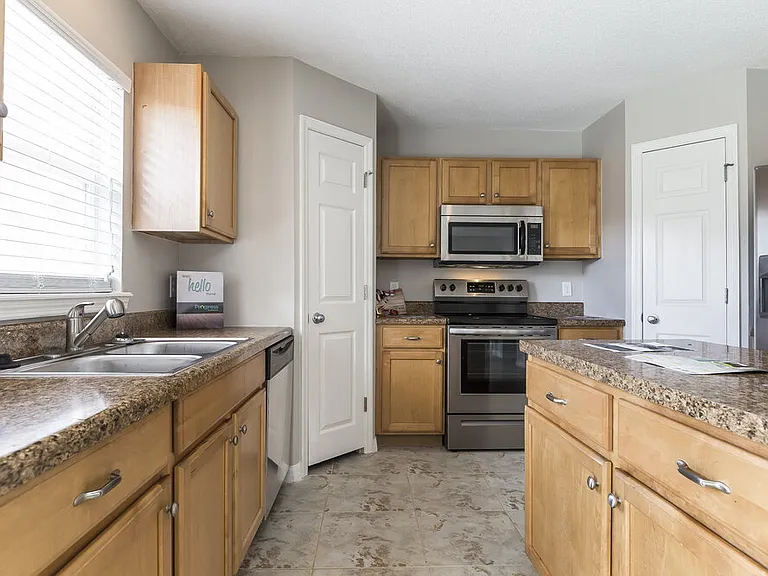 2902 Elbib Dr — Photo 6