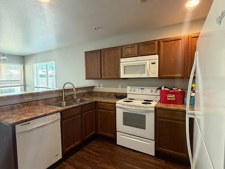 1346 E Peoria Ave — Photo 1