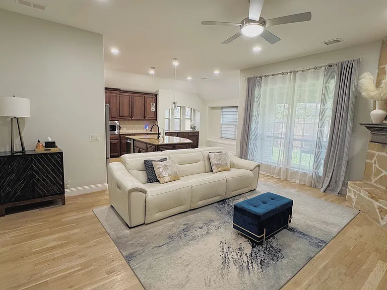 2324 Kemerton Dr — Photo 10