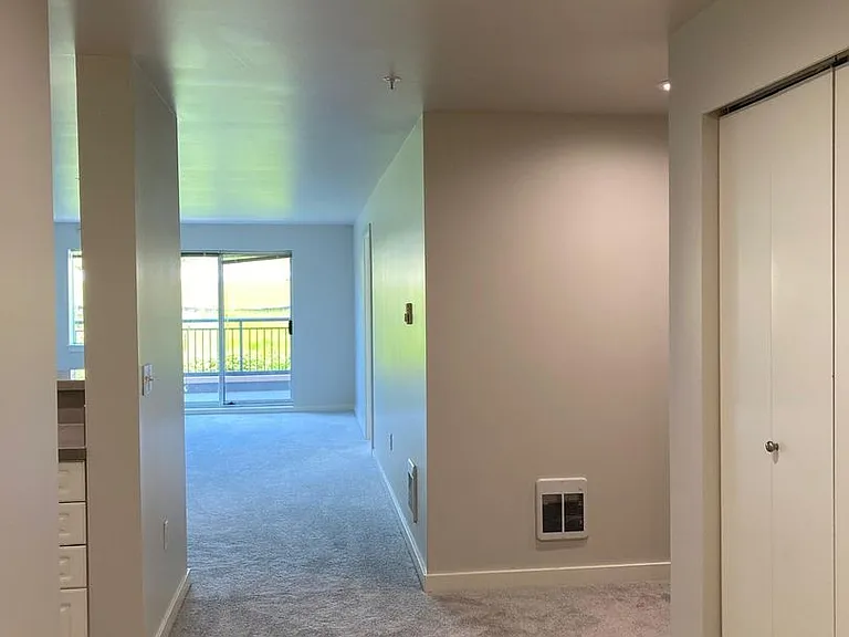 321 10th Ave S #610 — Photo 16
