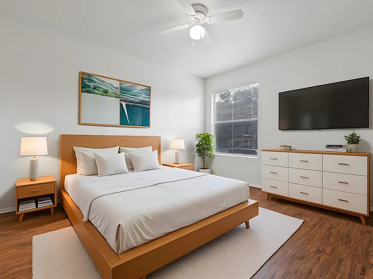 Langtry Apartments — Photo 16