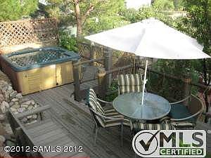 Very Inviting SPA &  Deck!