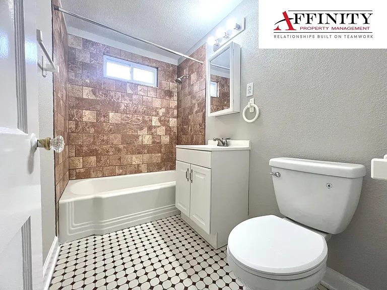502 E 27th Ave #502 — Photo 8