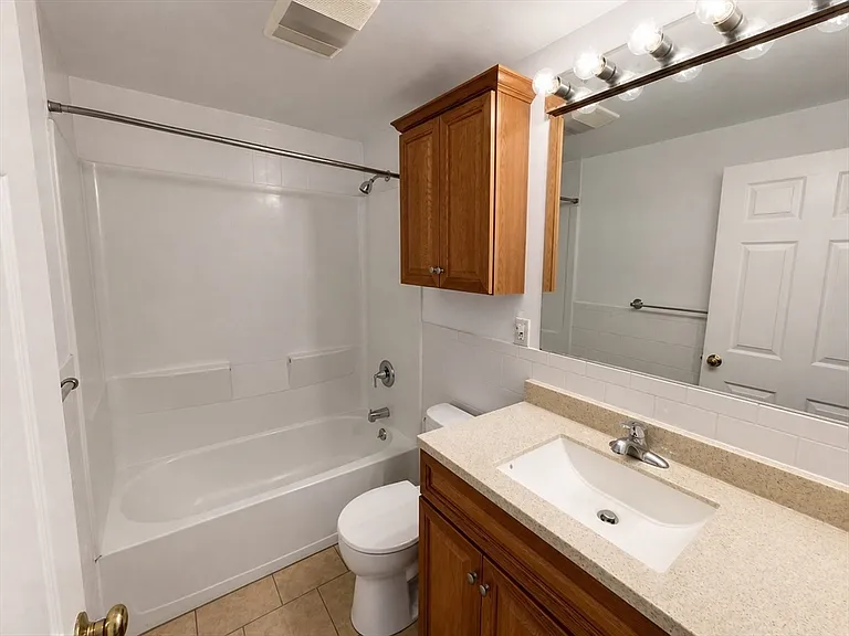 128 Norfolk St #1 — Photo 9
