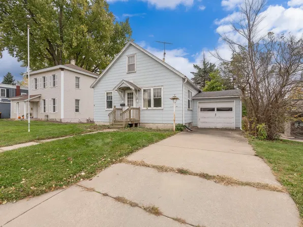 104 1st St NE, New Prague, MN 56071