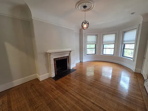 499 Beacon St Photo 1