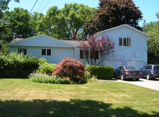 5 Lansing Ln, East Northport, NY 11731